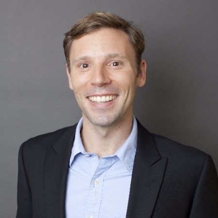 Andrew Bennett headshot